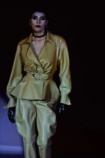 Look 26